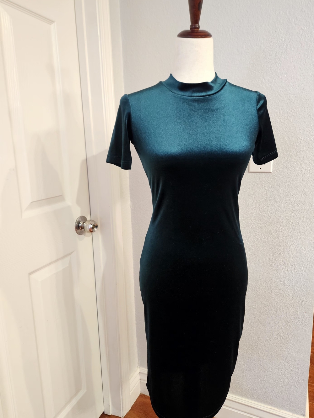 Zara Emerald Green Velvet Midi Dress